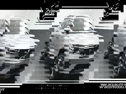 New 2025 Volvo XC40 B5 Core w/ Protection Package Premier