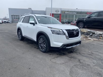 New 2025 Nissan Pathfinder SL w/ SL Premium Package