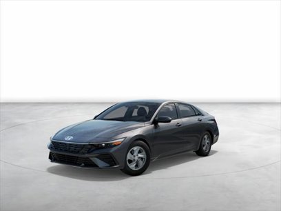 New 2025 Hyundai Elantra SE