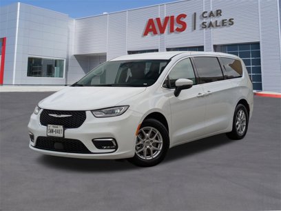 Used 2023 Chrysler Pacifica Touring-L