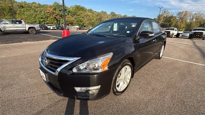 Used 2015 Nissan Altima 2.5 SV w/ Convenience Package