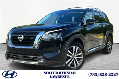 Used 2022 Nissan Pathfinder Platinum w/ Cargo Package