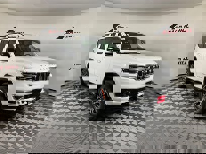 New 2025 Jeep Wagoneer 4WD w/ Convenience Group I