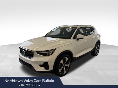 New 2025 Volvo XC40 B5 Core w/ Protection Package Premier