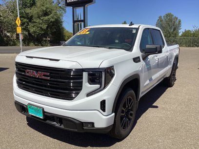 New 2025 GMC Sierra 1500 Elevation w/ Max Trailering Package
