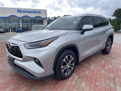 Used 2022 Toyota Highlander XLE