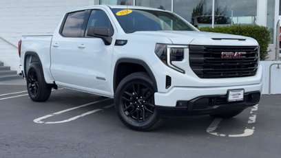 New 2025 GMC Sierra 1500 Elevation