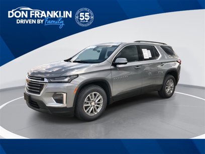 Used 2023 Chevrolet Traverse LT w/ Rear Camera Mirror Package