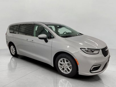 Used 2023 Chrysler Pacifica Touring-L