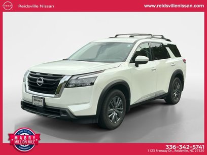 Used 2023 Nissan Pathfinder SV