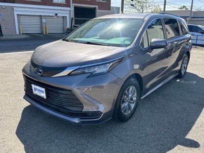 Used 2021 Toyota Sienna LE