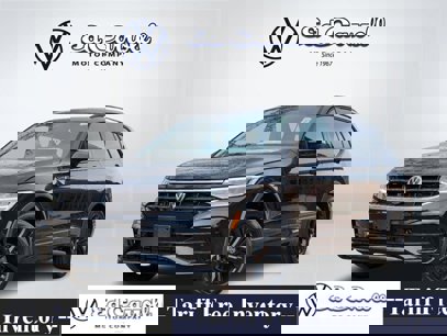 New 2024 Volkswagen Tiguan SE R-Line