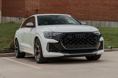 New 2025 Audi RS Q8 performance