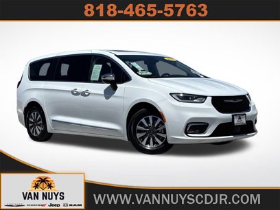 Used 2023 Chrysler Pacifica Limited