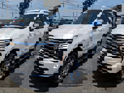 New 2025 Chevrolet Tahoe Premier w/ Sun And Tow Package
