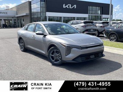 New 2025 Kia K4 LXS