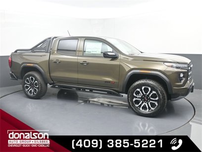 New 2025 GMC Canyon AT4 w/ Nightfall Edition