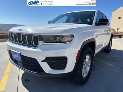 Used 2023 Jeep Grand Cherokee Laredo