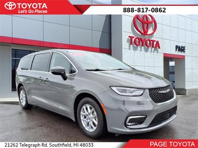 Used 2023 Chrysler Pacifica Touring-L