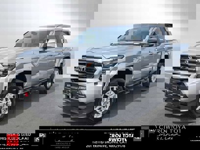 New 2025 Toyota Tacoma SR5