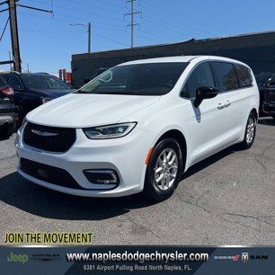 Used 2024 Chrysler Pacifica Touring-L