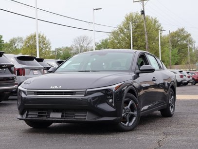 New 2025 Kia K4 LXS