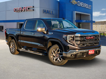 New 2025 GMC Sierra 1500 SLT