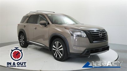 Used 2023 Nissan Pathfinder Platinum w/ Black Appearance Package
