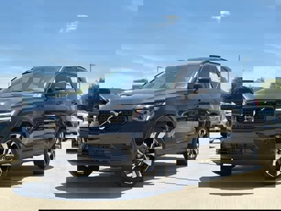 New 2025 Volvo XC40 B5 Plus w/ Protection Package Premier