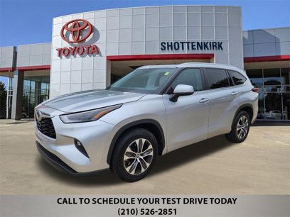 Used 2024 Toyota Highlander LE