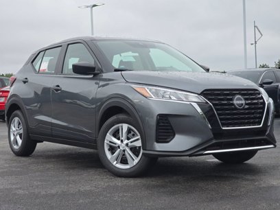 New 2025 Nissan Kicks Play S