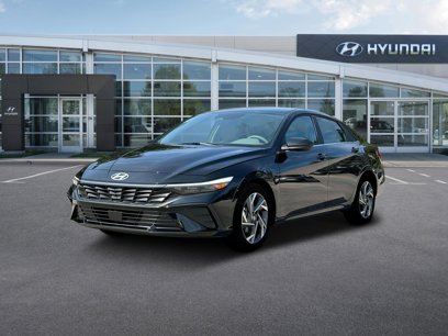 New 2025 Hyundai Elantra SEL