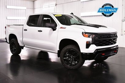 New 2025 Chevrolet Silverado 1500 Custom Trail Boss w/ LPO, Dark Essentials Package