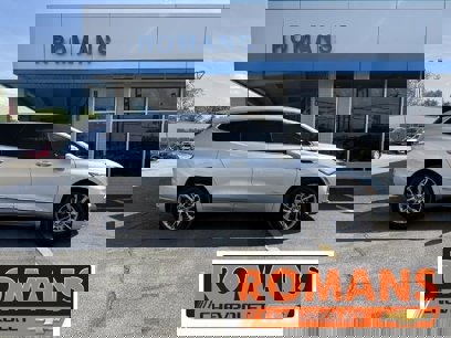 Used 2022 Buick Enclave Avenir w/ Trailering Package, 5000 lbs.