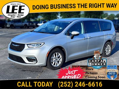 Used 2023 Chrysler Pacifica Touring-L