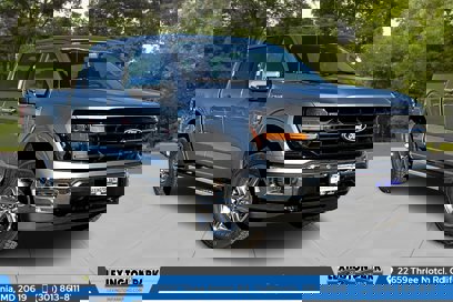 New 2025 Ford F150 XLT w/ Equipment Group 302A MID