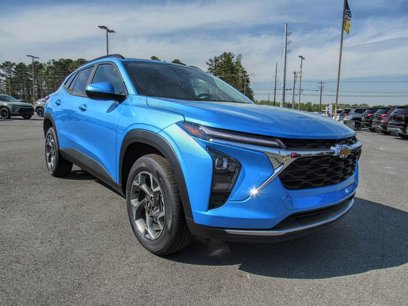 New 2025 Chevrolet Trax LT w/ Driver Confidence Package