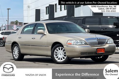 Used 2006 Lincoln Town Car Signature