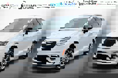Used 2024 Chrysler Pacifica Touring-L