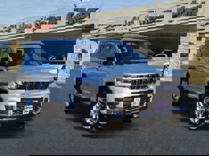 New 2025 Jeep Grand Cherokee L Laredo w/ Luxury Tech Group I