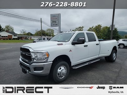 New 2024 RAM 3500 Tradesman w/ Chrome Appearance Group