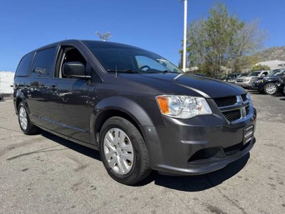 Used 2018 Dodge Grand Caravan SE w/ UConnect Hands-Free Group