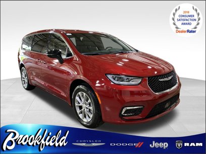 New 2025 Chrysler Pacifica Select