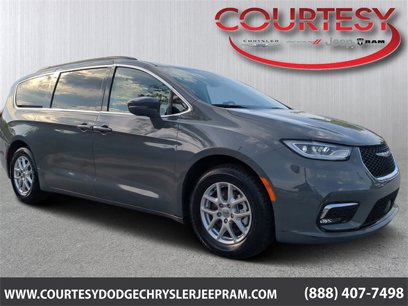 Certified 2022 Chrysler Pacifica Touring-L