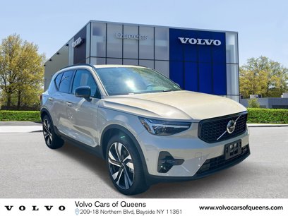 Used 2025 Volvo XC40 B5 Plus w/ Protection Package Premier