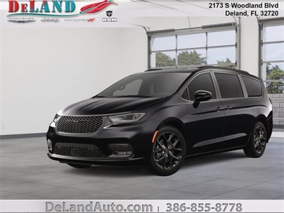 New 2025 Chrysler Pacifica Limited