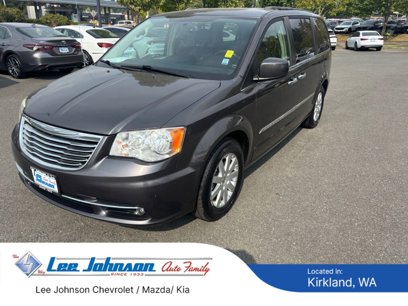 Used 2015 Chrysler Town & Country Touring w/ Driver Convenience Group