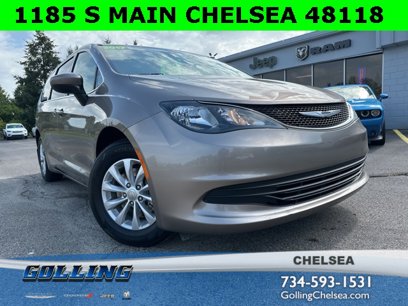 Certified 2017 Chrysler Pacifica Touring w/ Tire & Wheel Group