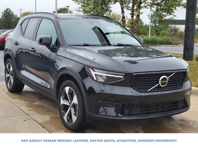 Used 2024 Volvo XC40 B5 Core