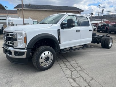 New 2025 Ford F550 4x4 Crew Cab Super Duty w/ XLT Value Package